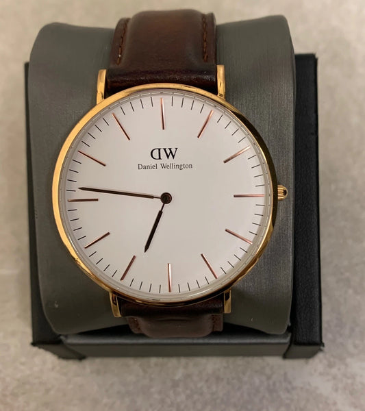 Daniel Wellington Classic Sheffield Yellow Black Leather Strap Mens Watch