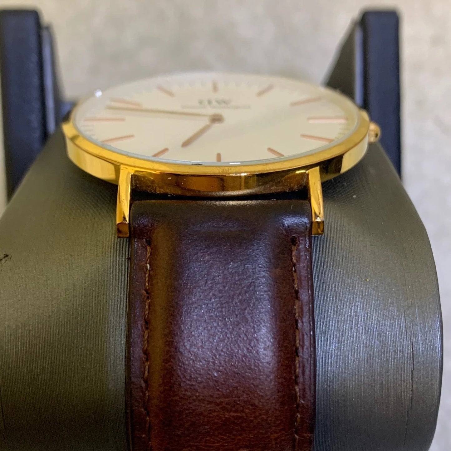 Daniel Wellington Classic Sheffield Yellow Black Leather Strap Mens Watch